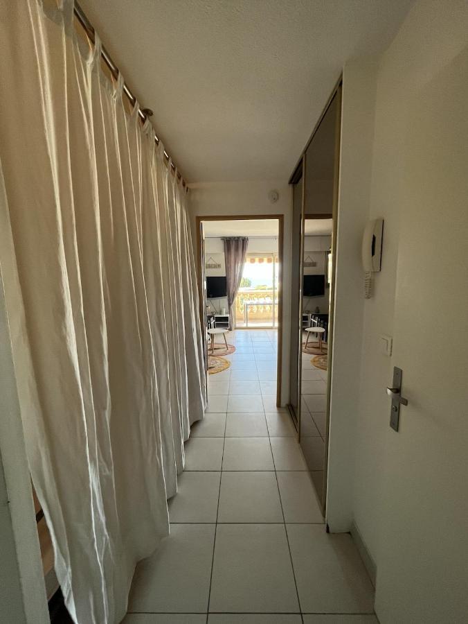 Appartement Face A La Plage Сен-Рафаэль Экстерьер фото